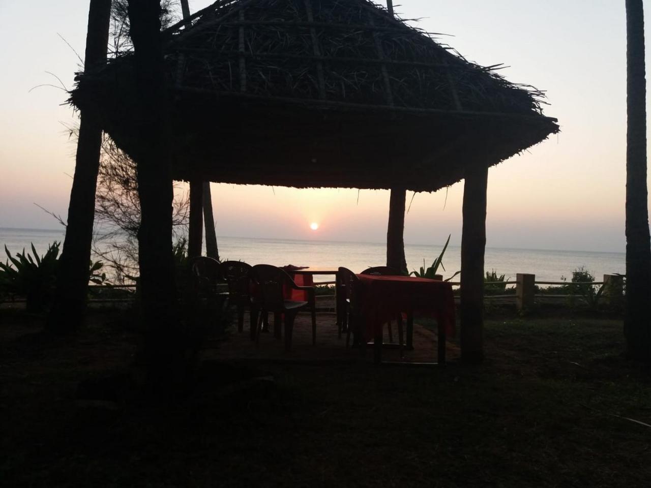 Sukriti Beach Resort Варкала Экстерьер фото